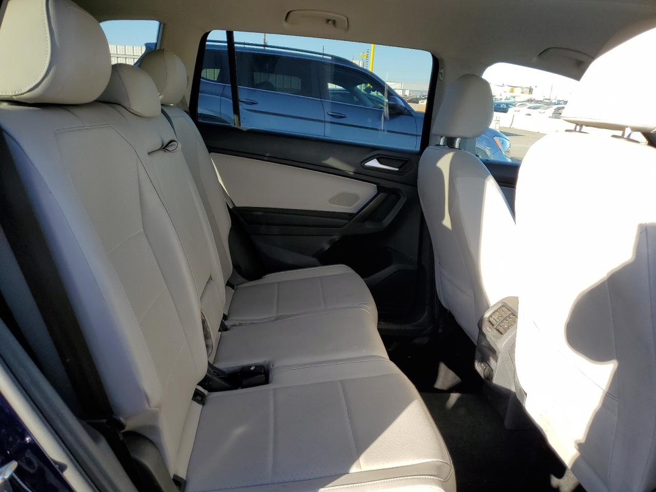 2021 Volkswagen Tiguan - Image 11