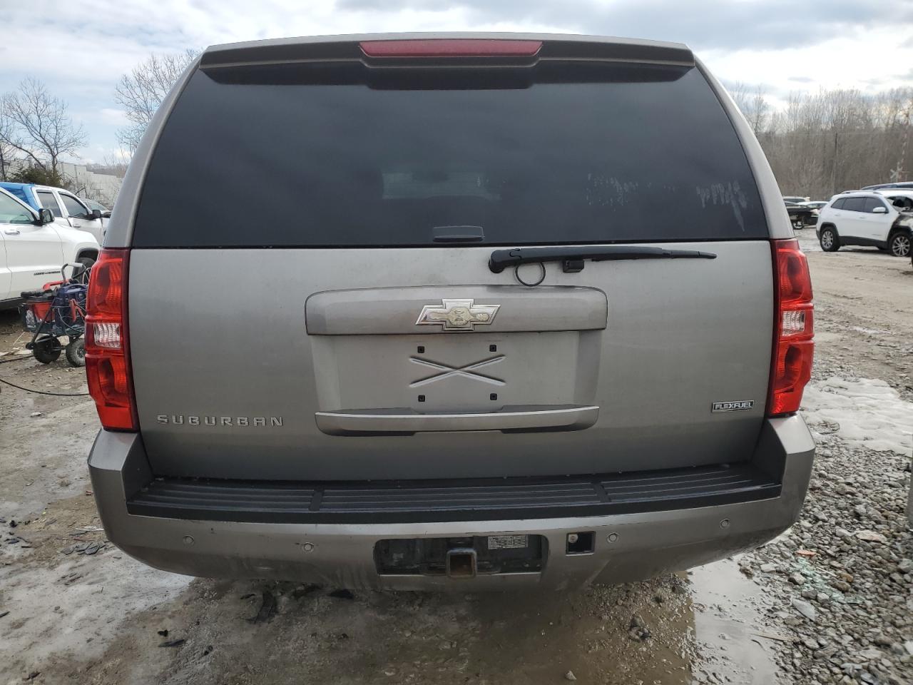 2009 Chevrolet Suburban - Image 6