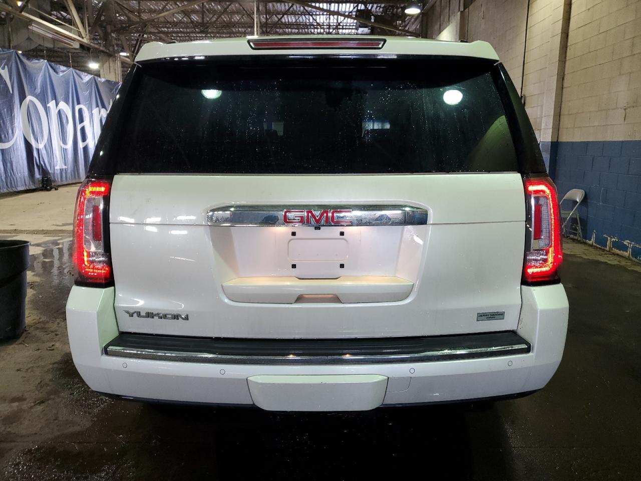 2015 GMC Yukon - Image 6
