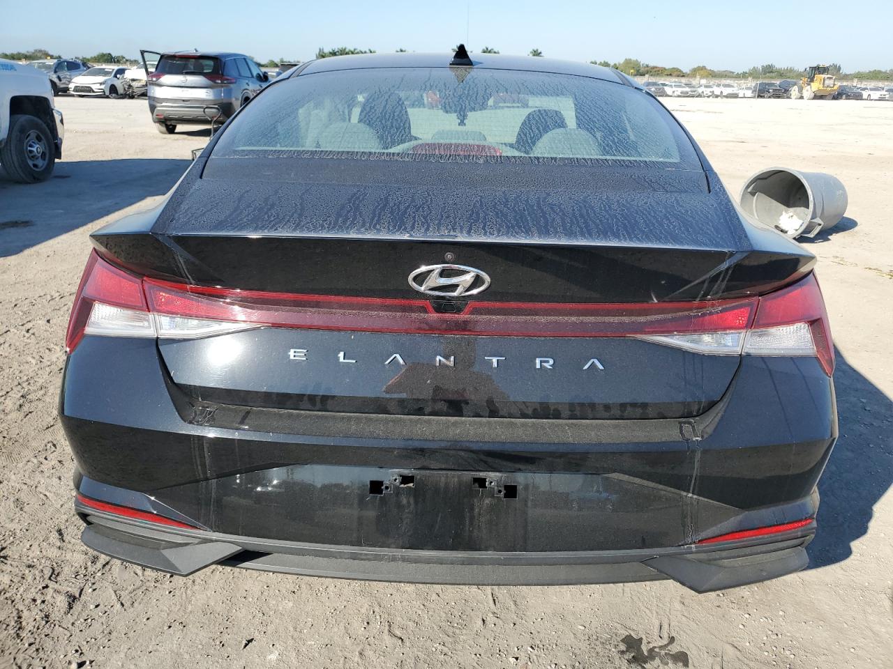 2022 Hyundai Elantra - Image 6
