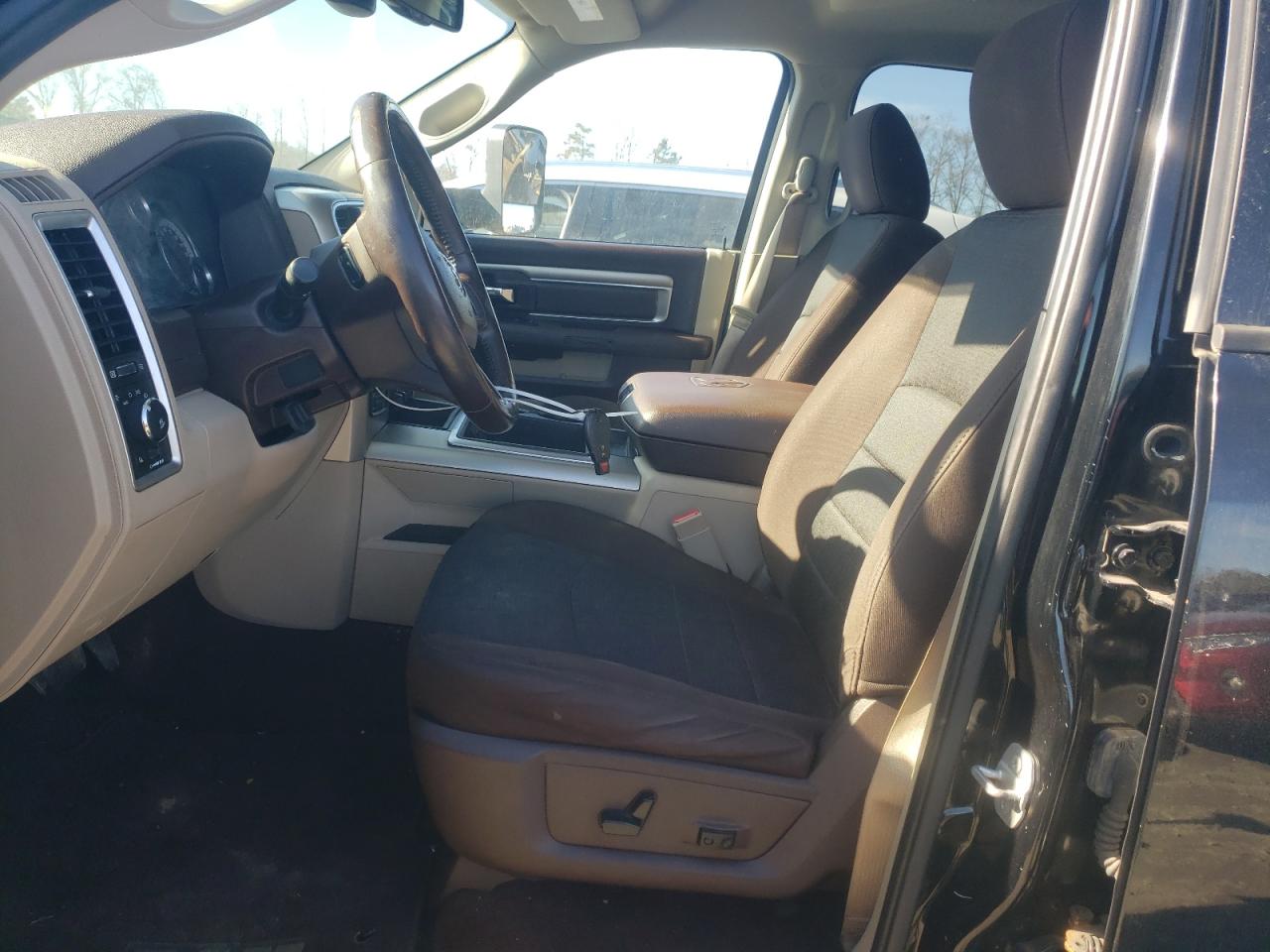 2014 RAM 1500 - Image 7