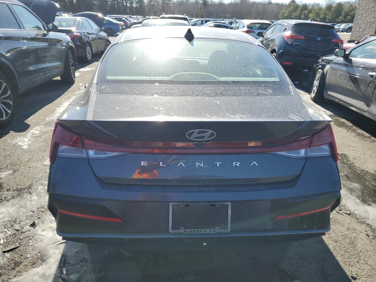 2024 Hyundai Elantra - Image 6