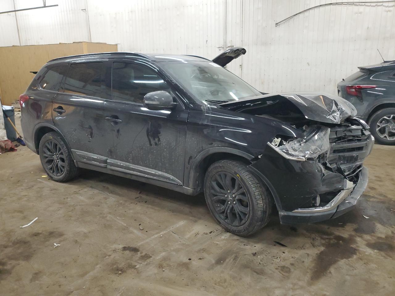 2018 Mitsubishi Outlander - Image 4