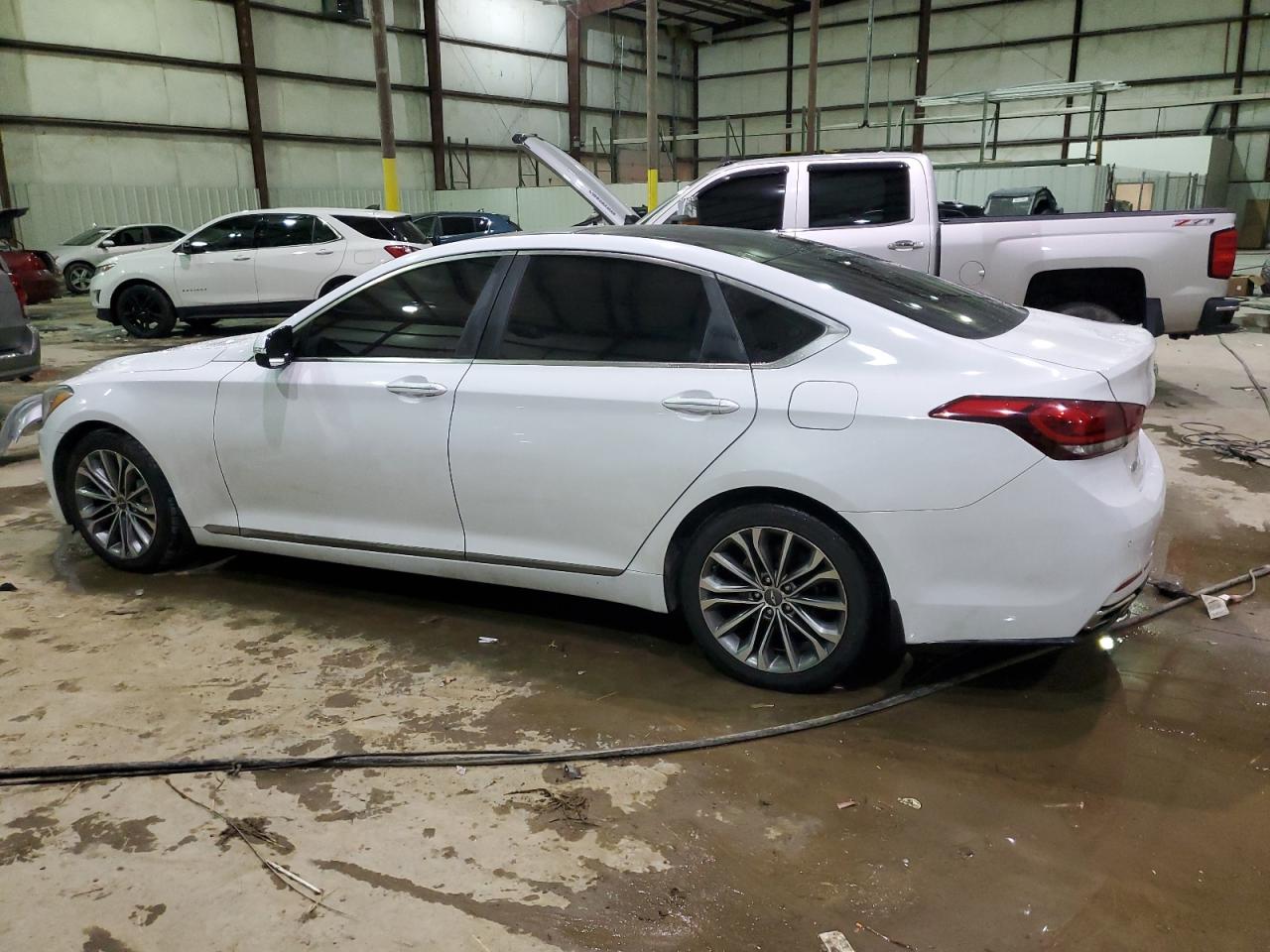 2015 Hyundai Genesis - Image 2