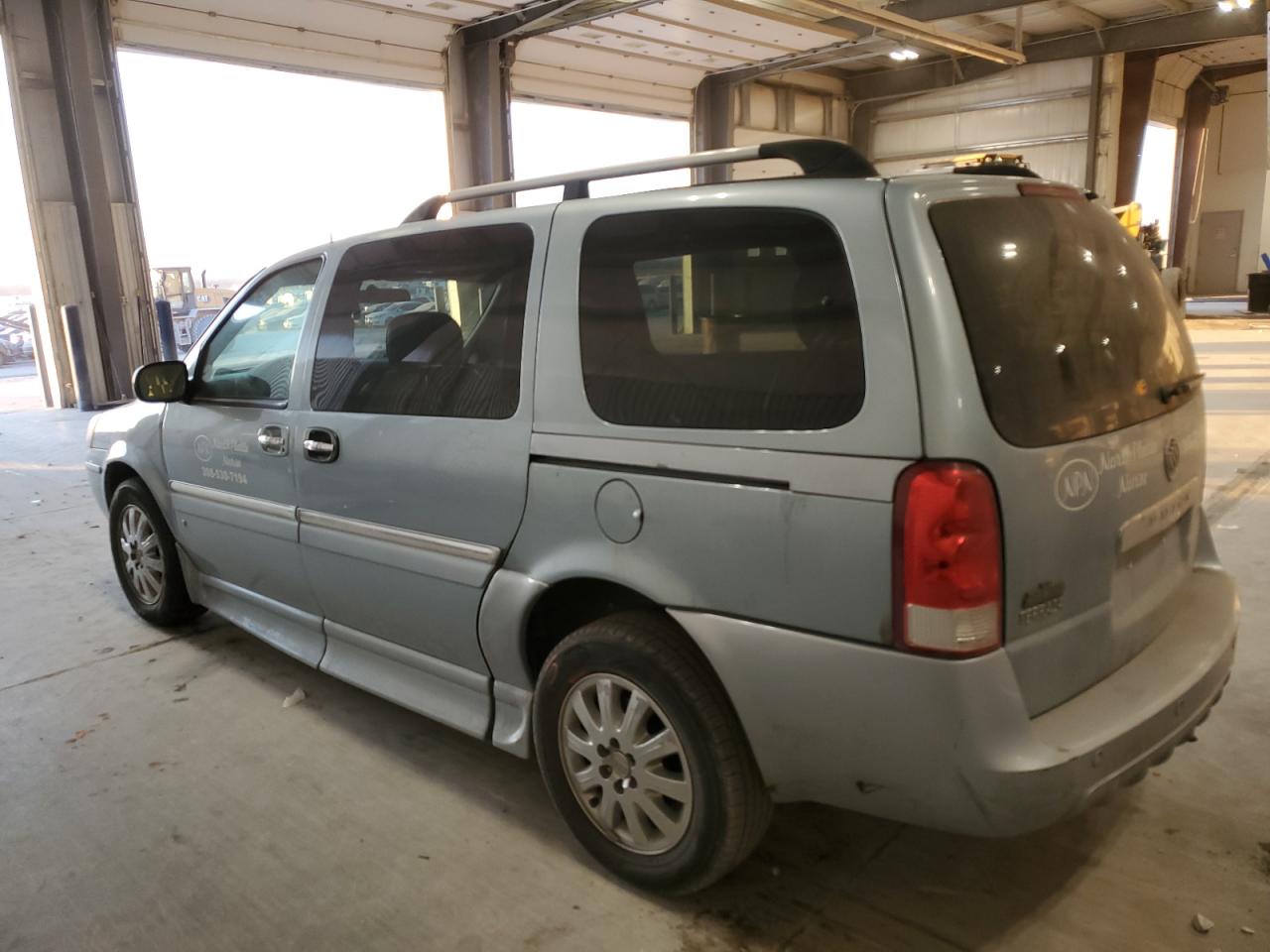 2007 Buick Terraza - Image 2