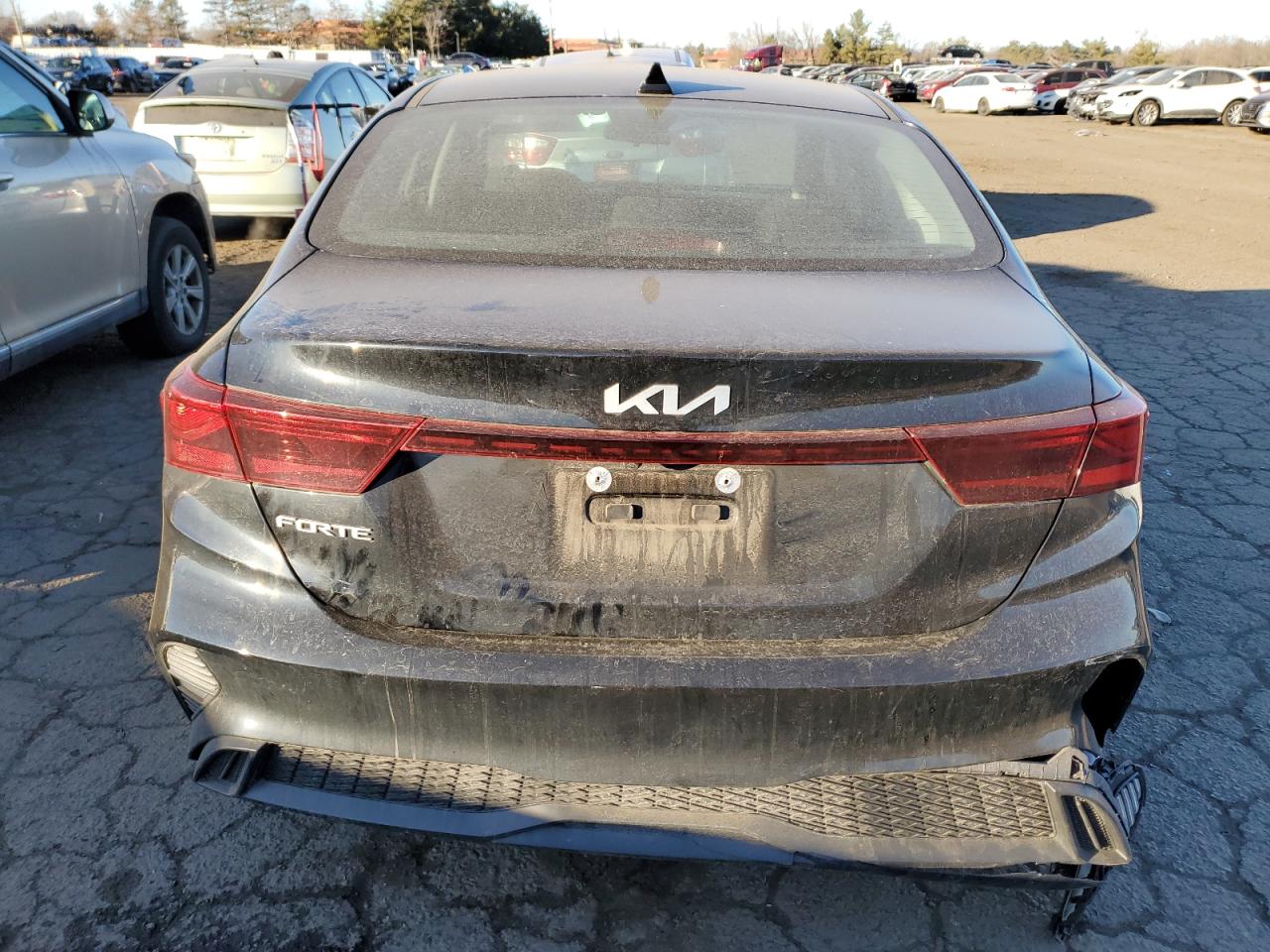 2022 Kia Forte - Image 6