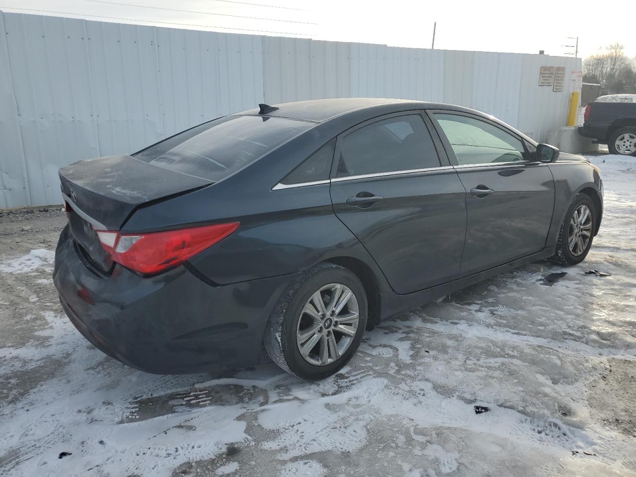 2013 Hyundai Sonata - Image 3