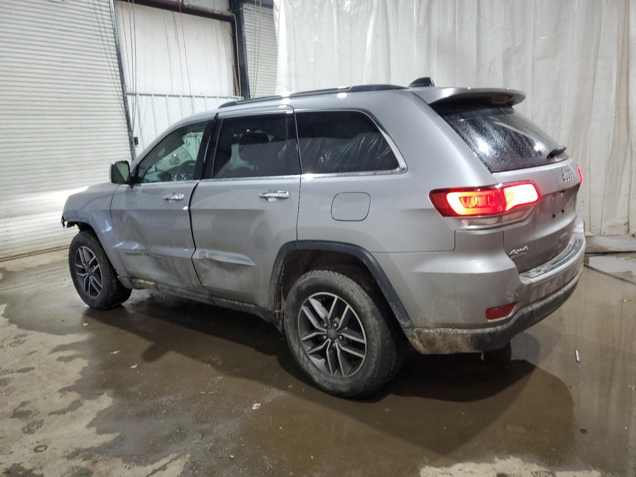 2020 Jeep Grand Cherokee - Image 2