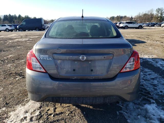  NISSAN VERSA 2018 Сірий