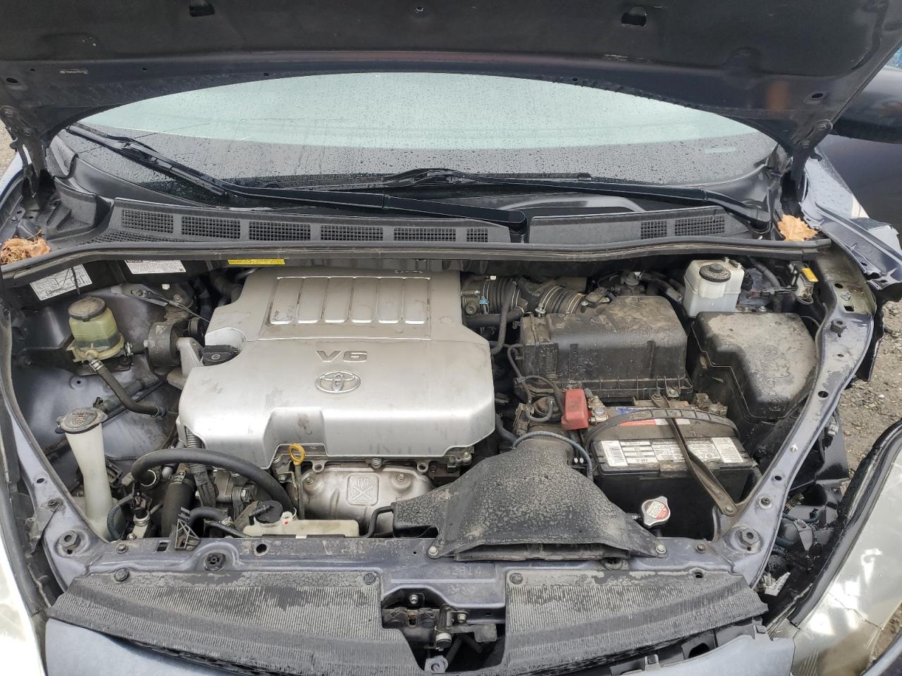 2009 Toyota Sienna - Image 11
