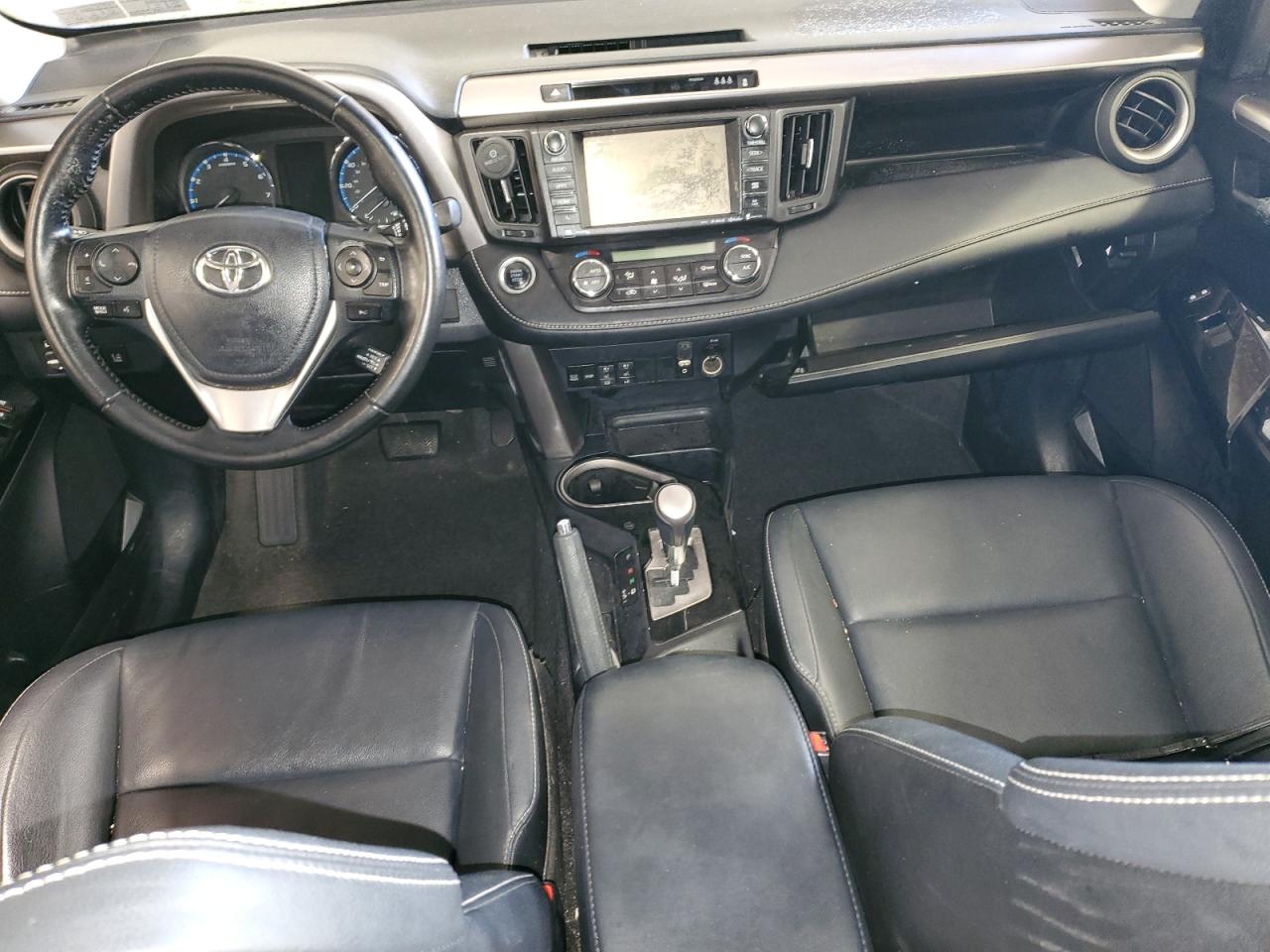 2017 Toyota RAV 4 - Image 8