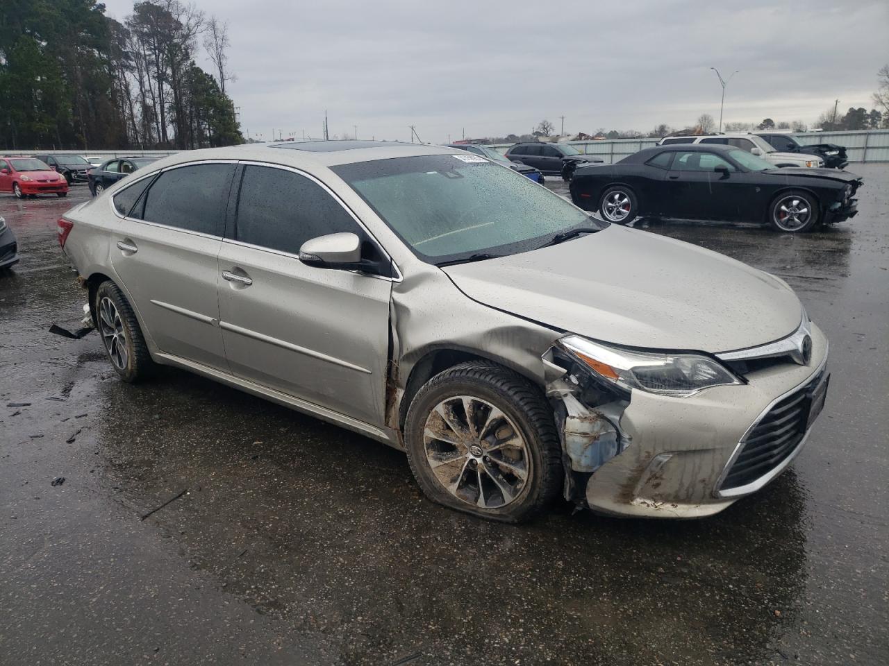 2017 Toyota Avalon - Image 4