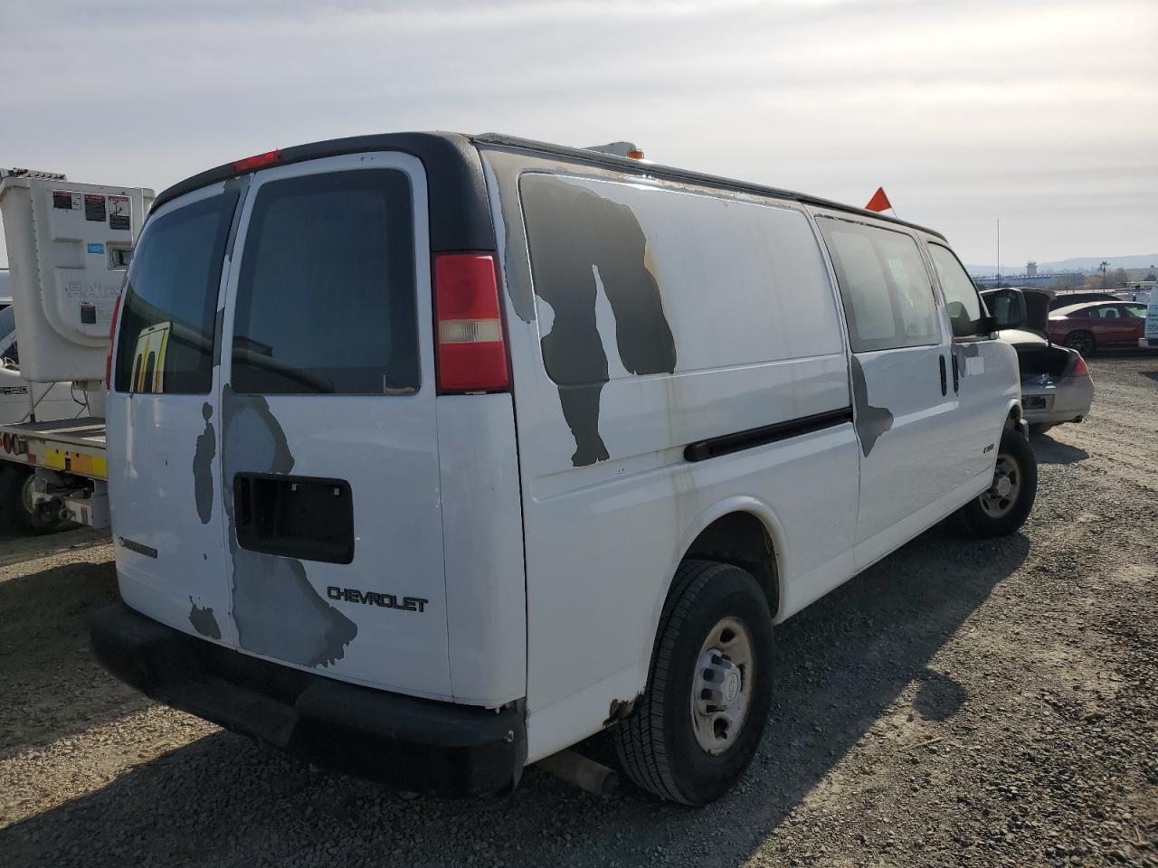 2005 Chevrolet Express - Image 3