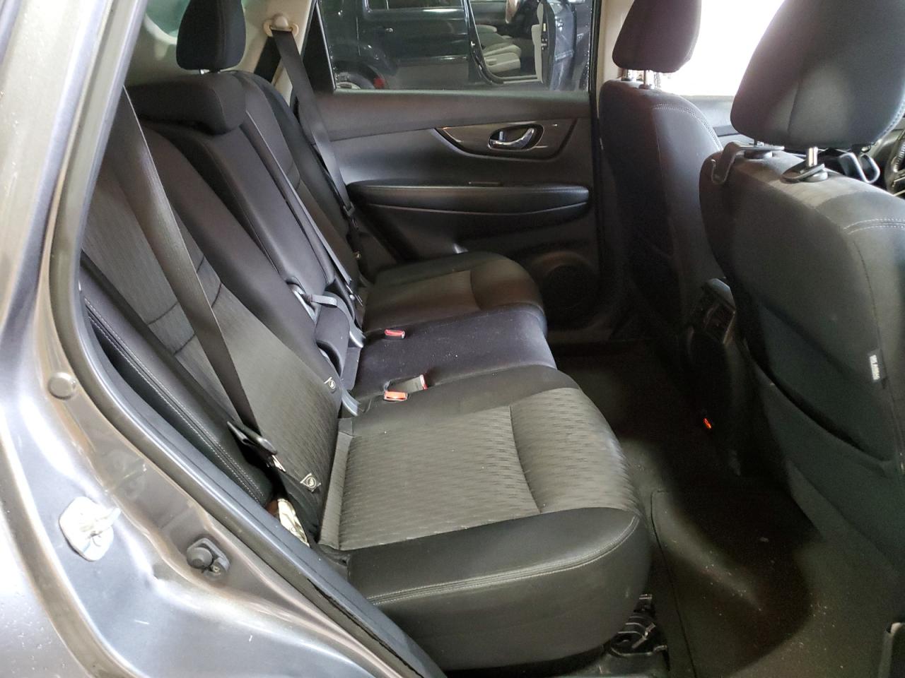 2019 Nissan Rogue - Image 11