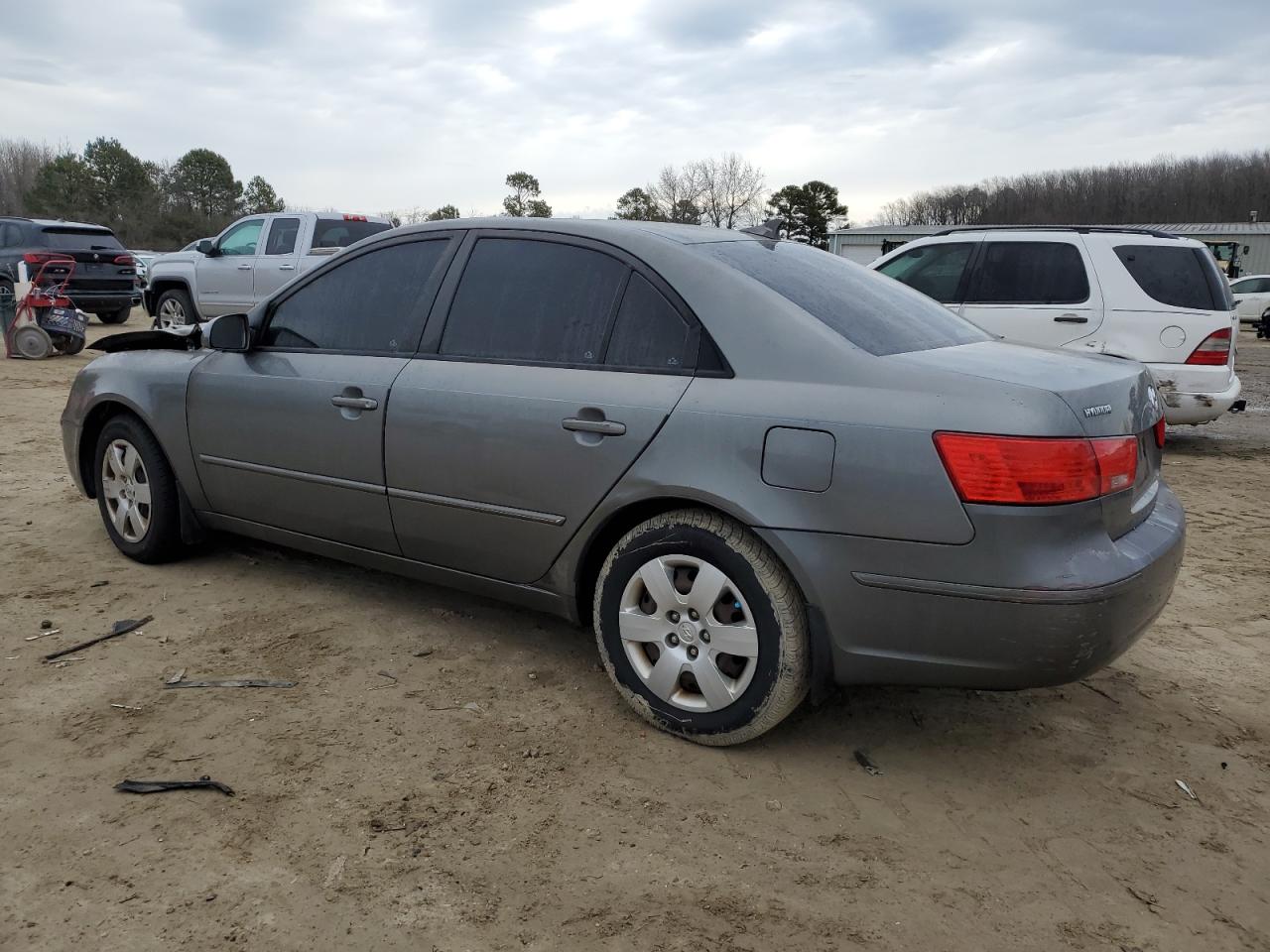 2009 Hyundai Sonata - Image 2