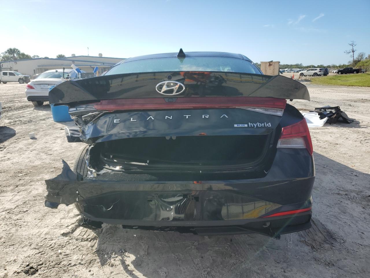 2023 Hyundai Elantra - Image 6