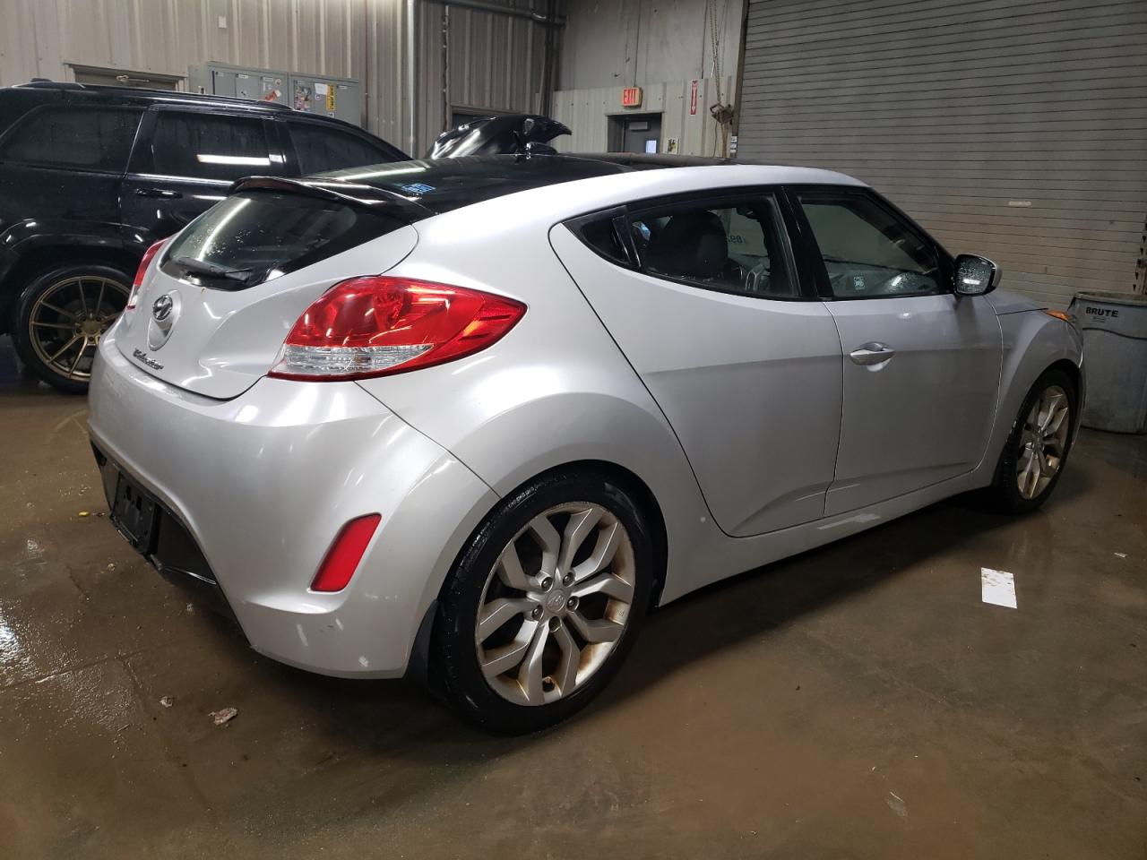 2013 Hyundai Veloster - Image 3