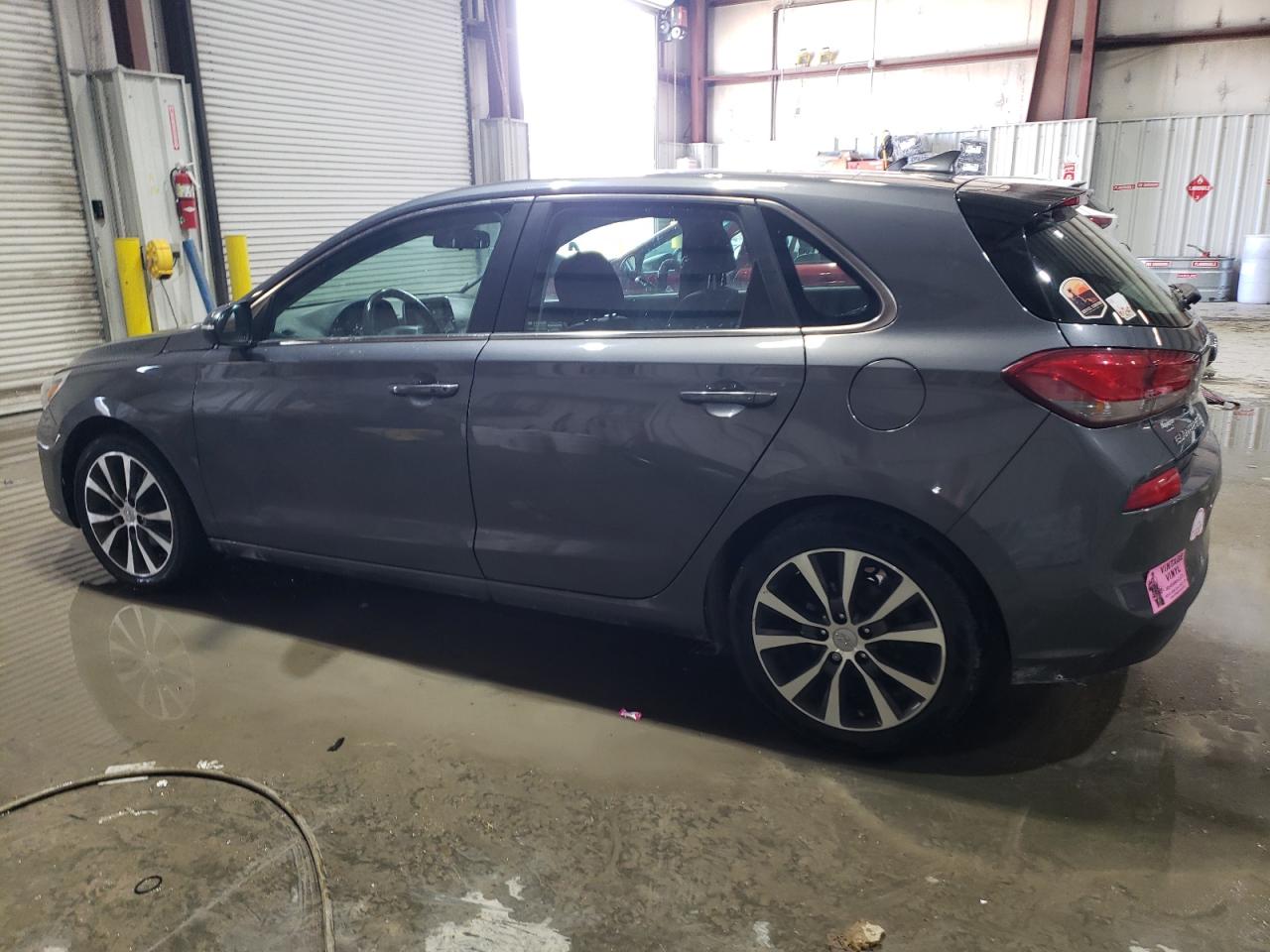 2018 Hyundai Elantra - Image 2