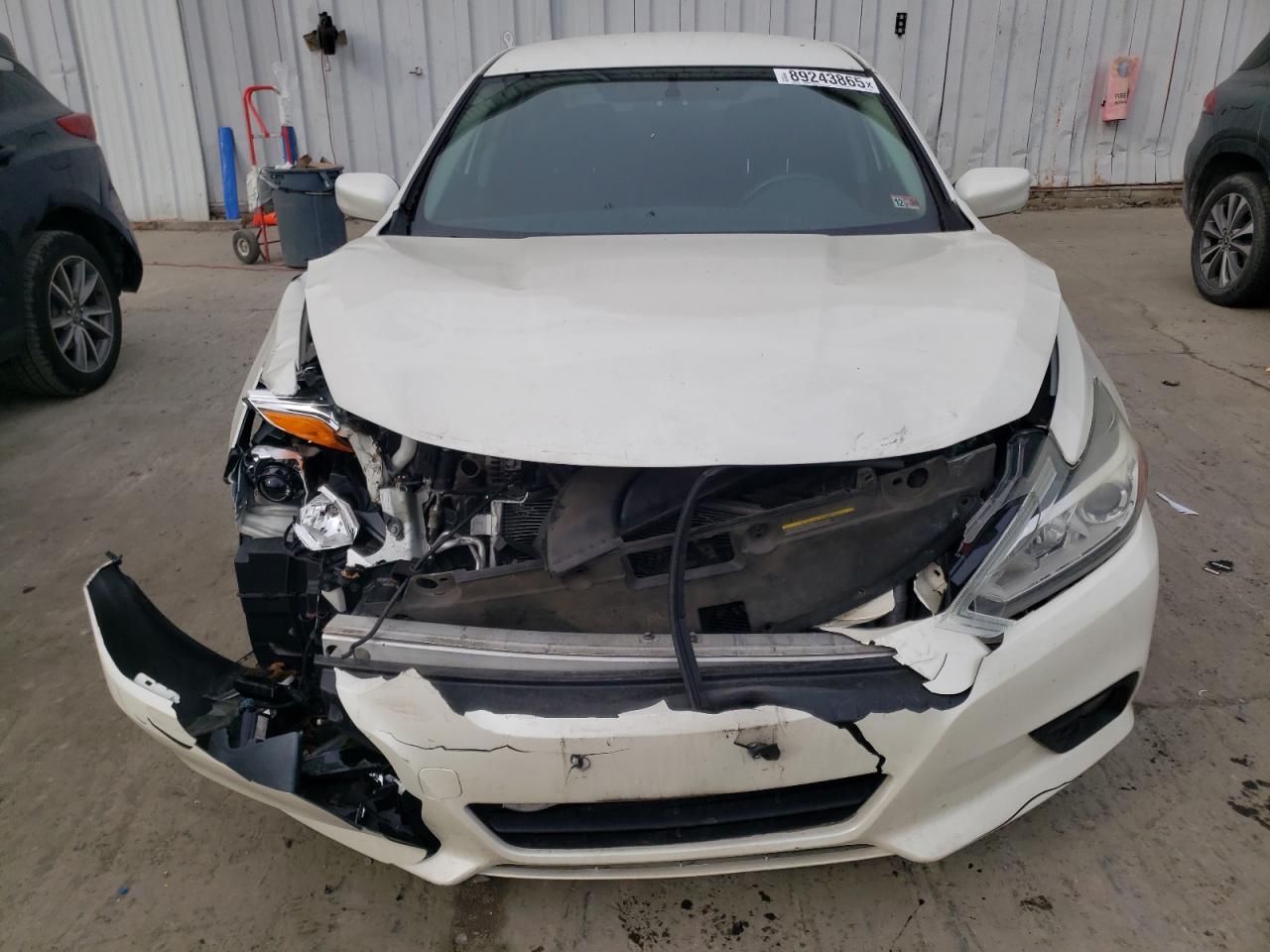 2017 Nissan Altima - Image 5