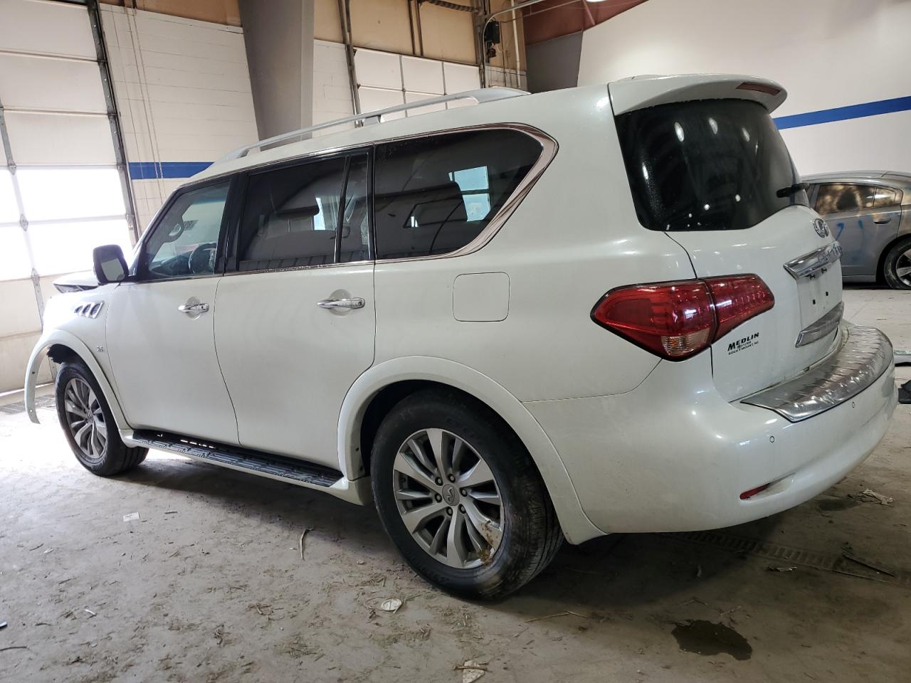 2017 Infiniti QX80 - Image 2