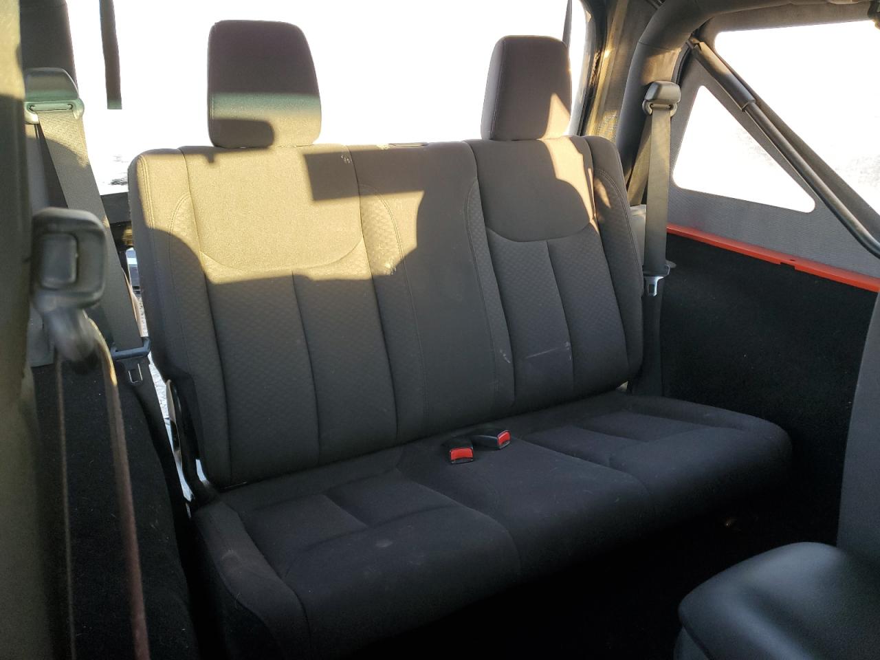2015 Jeep Wrangler - Image 11