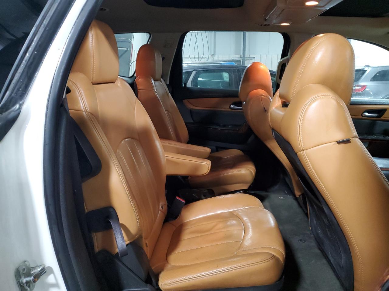 2014 Chevrolet Traverse - Image 11
