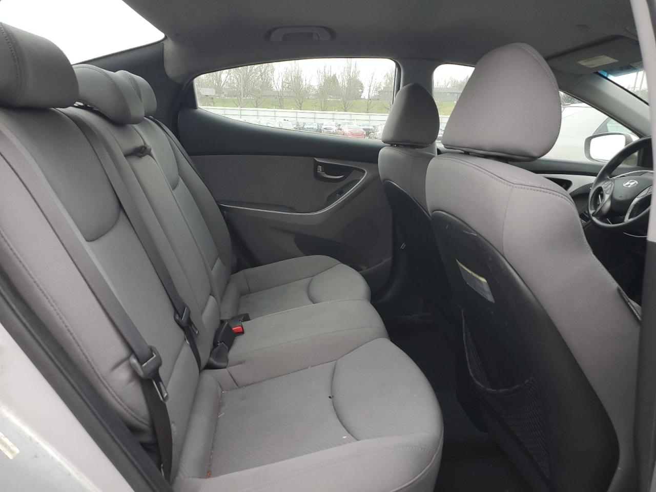 2013 Hyundai Elantra - Image 10