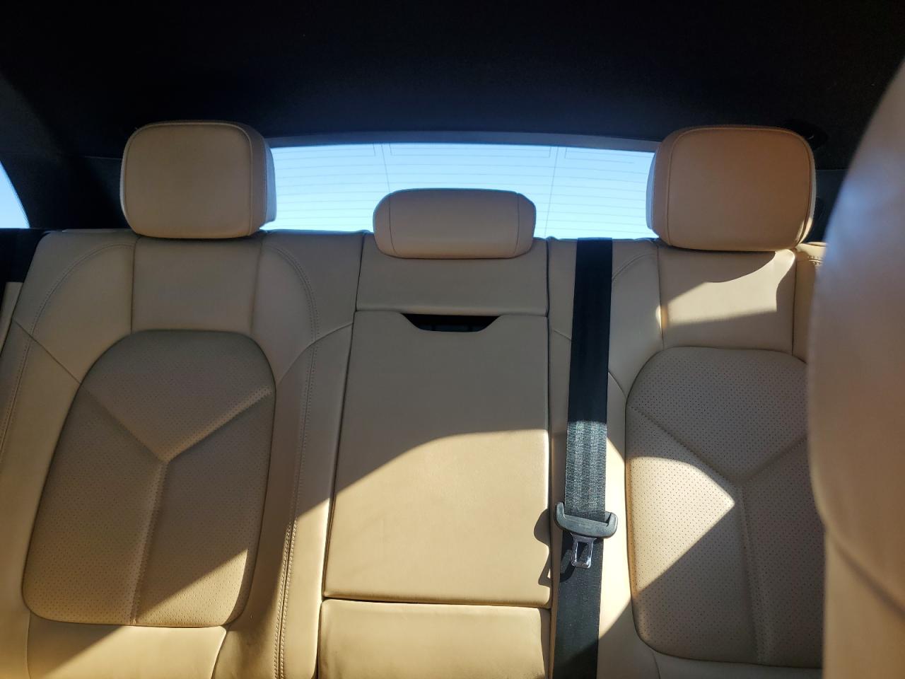 2018 Porsche Macan - Image 10