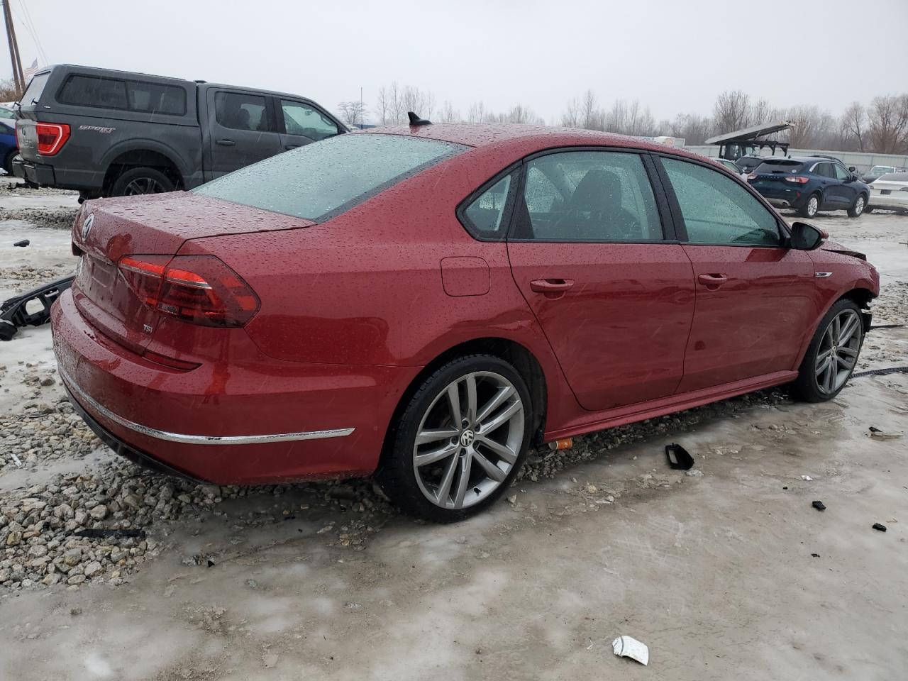2018 Volkswagen Passat - Image 3