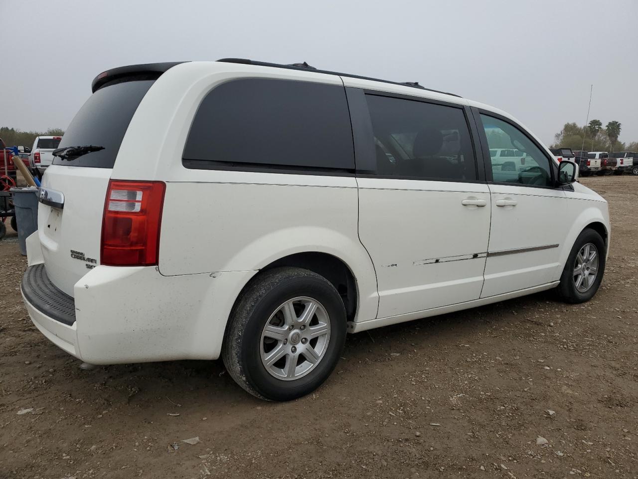 2010 Dodge Caravan - Image 3