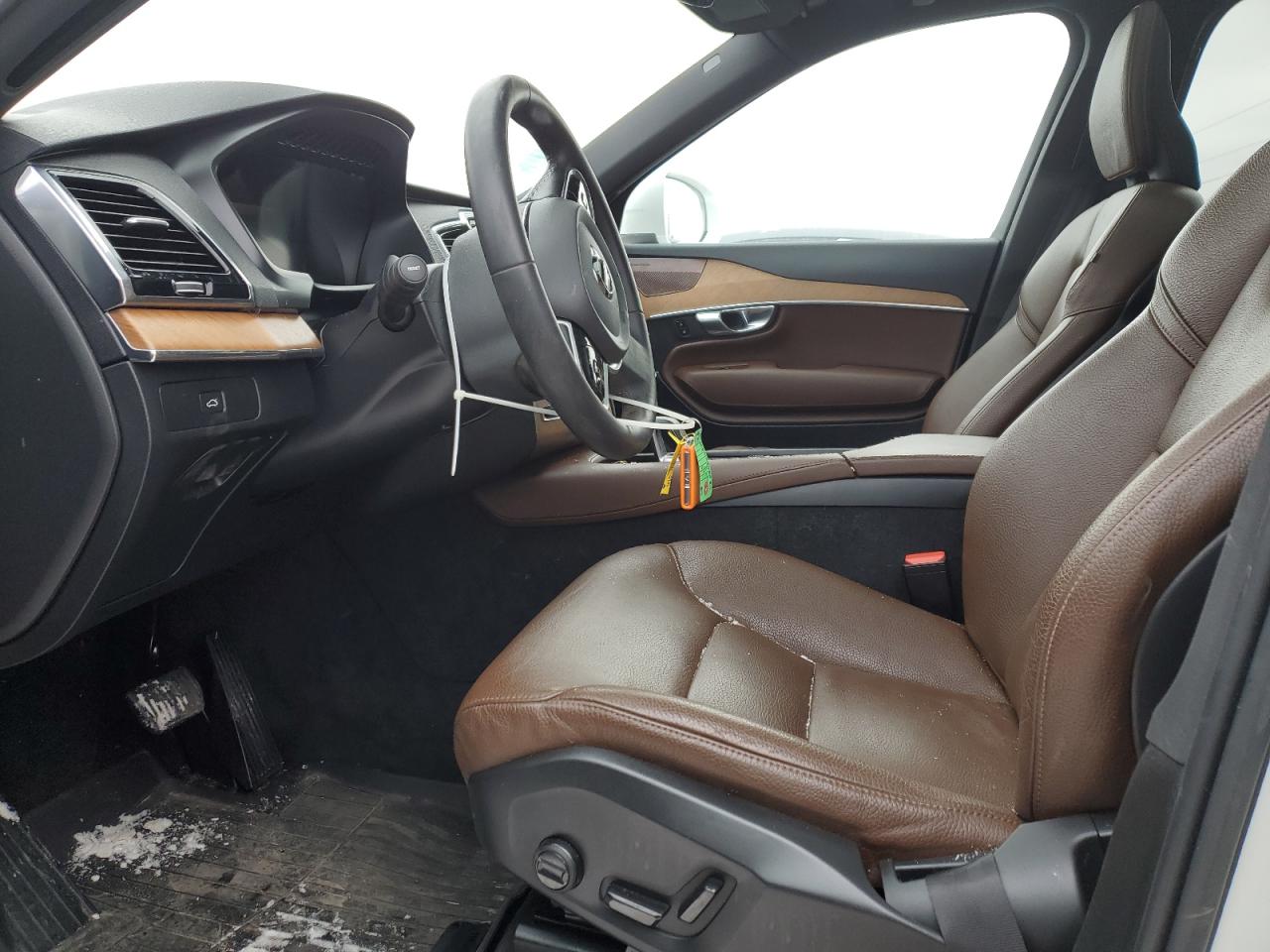 2023 Volvo XC90 - Image 7