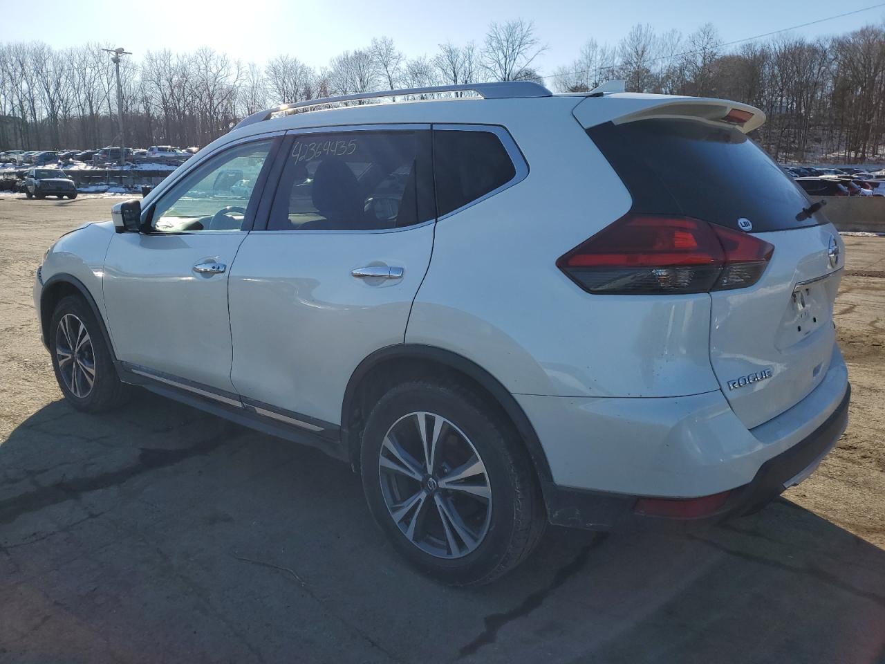 2017 Nissan Rogue - Image 2