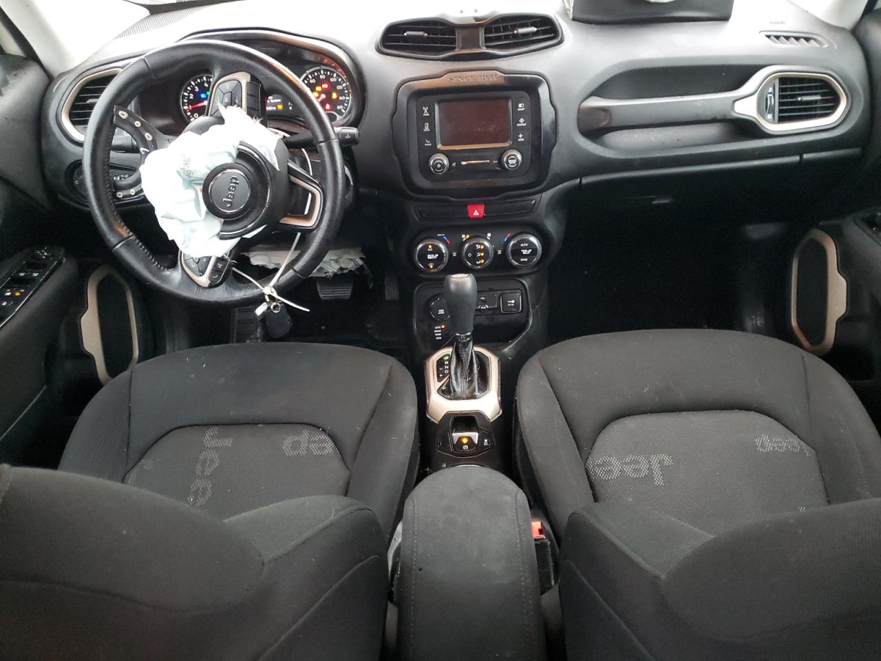2015 Jeep Renegade - Image 8