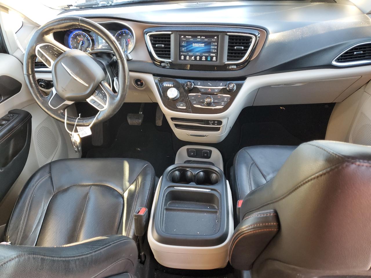2019 Chrysler Pacifica - Image 8