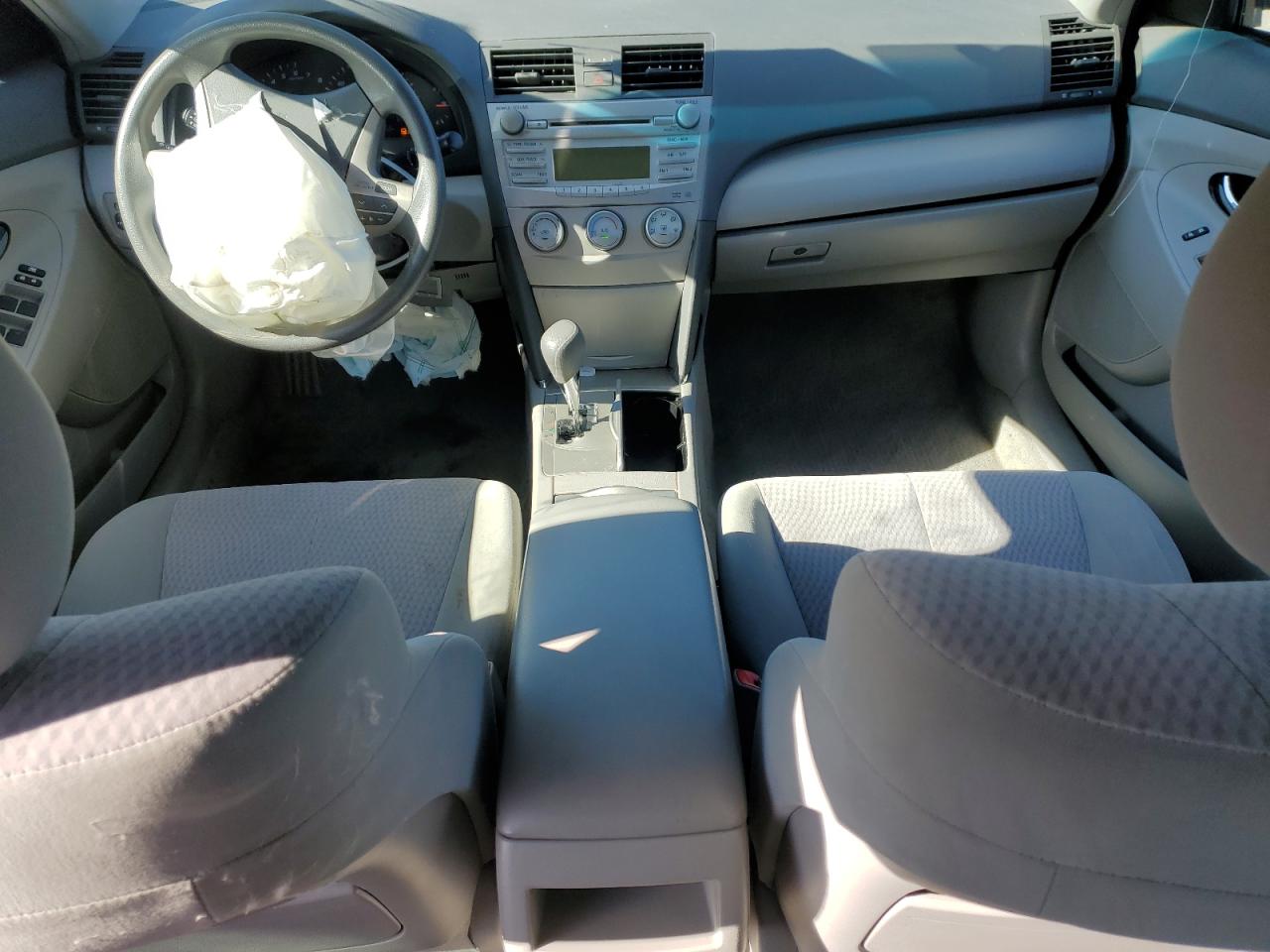 2011 Toyota Camry - Image 8