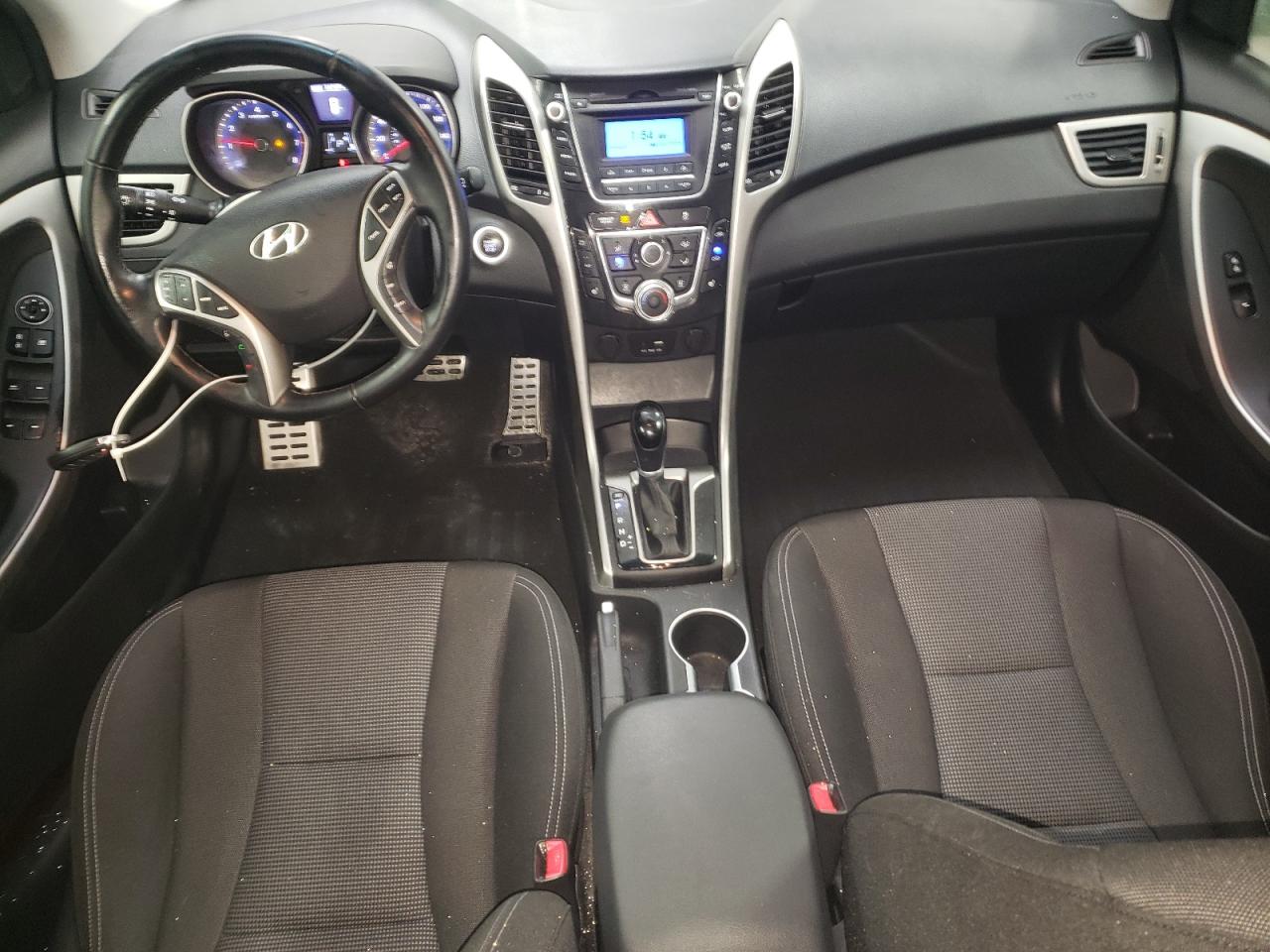 2016 Hyundai Elantra - Image 8