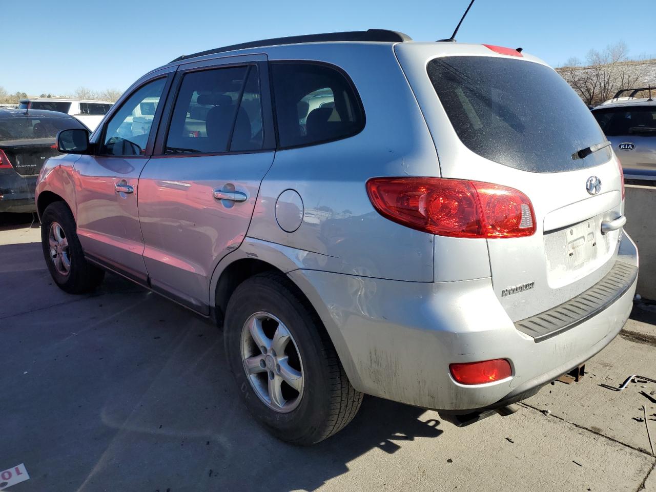 2009 Hyundai Santa Fe - Image 2