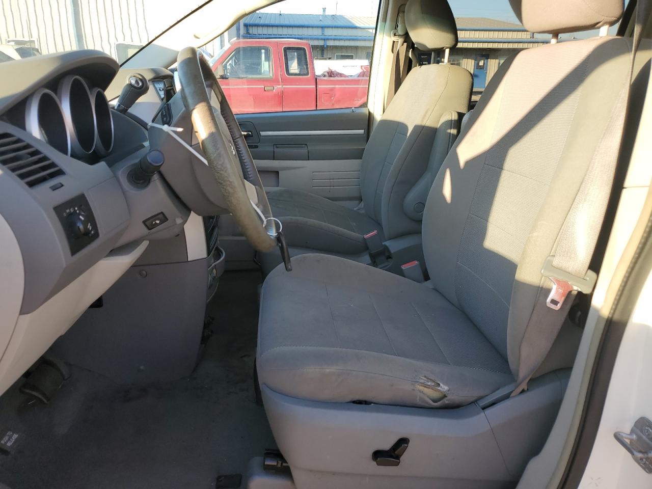 2008 Dodge Caravan - Image 7