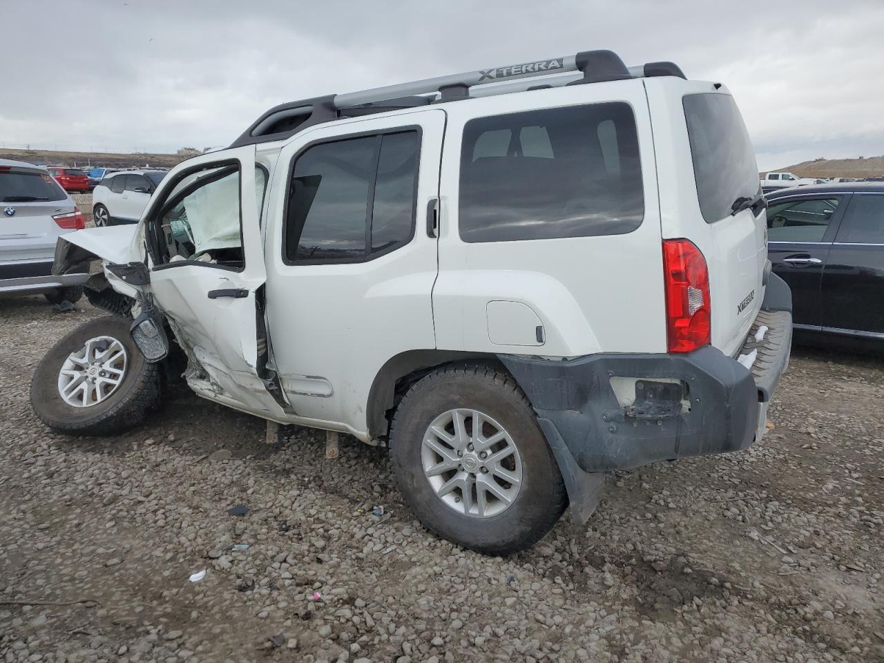 2014 Nissan XTerra - Image 2