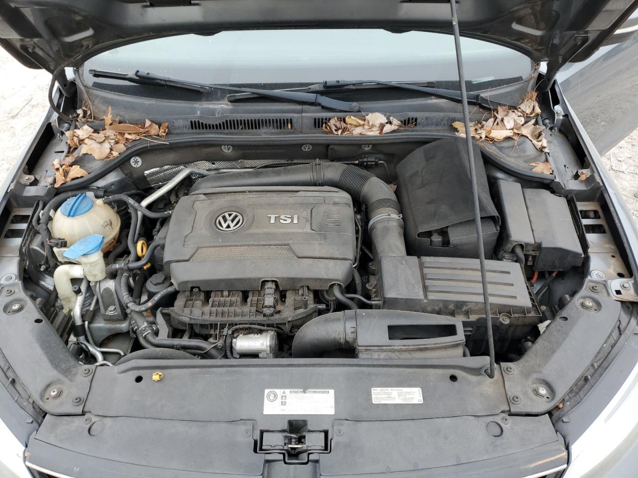 2015 Volkswagen Jetta - Image 12