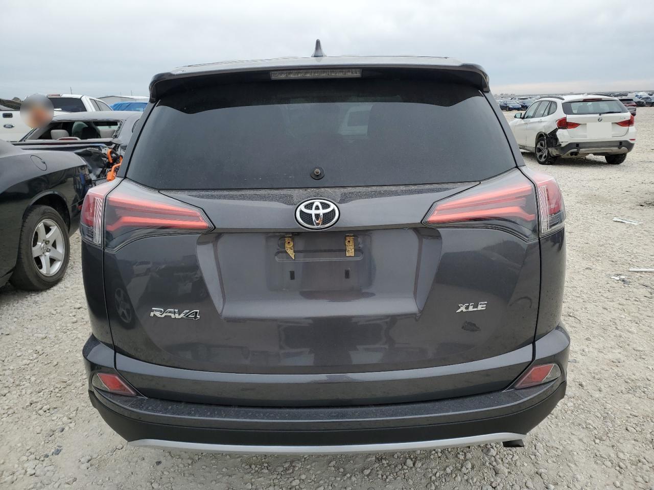 2018 Toyota RAV 4 - Image 6