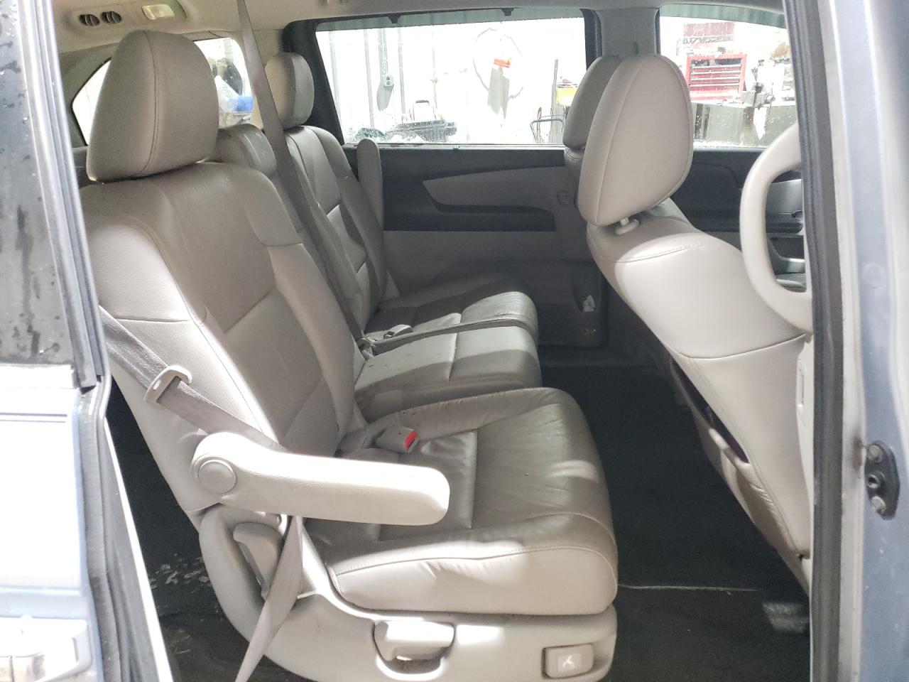 2012 Honda Odyssey - Image 11