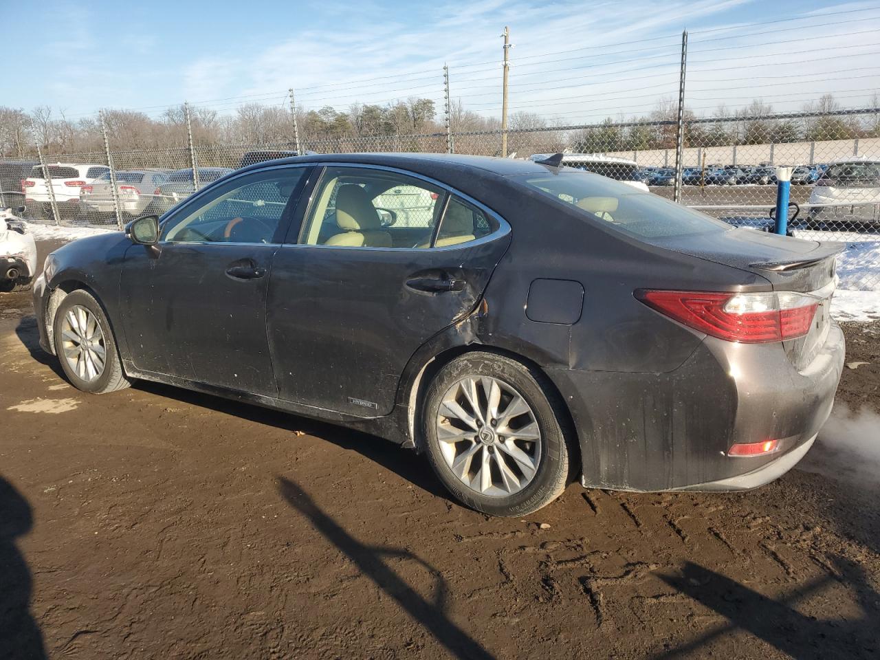 2014 Lexus ES - Image 2