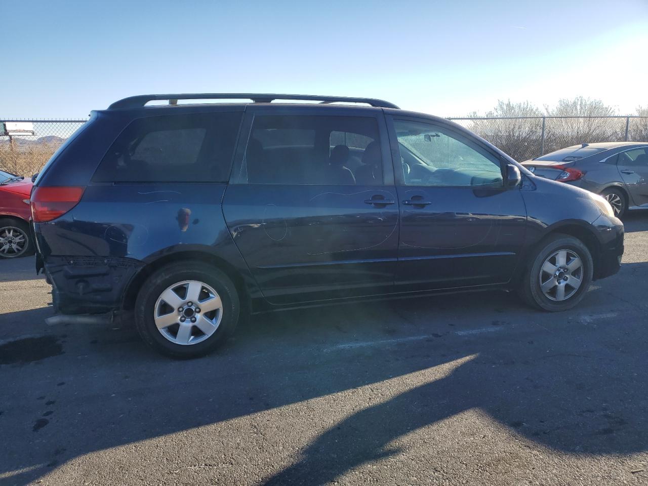 2005 Toyota Sienna - Image 3