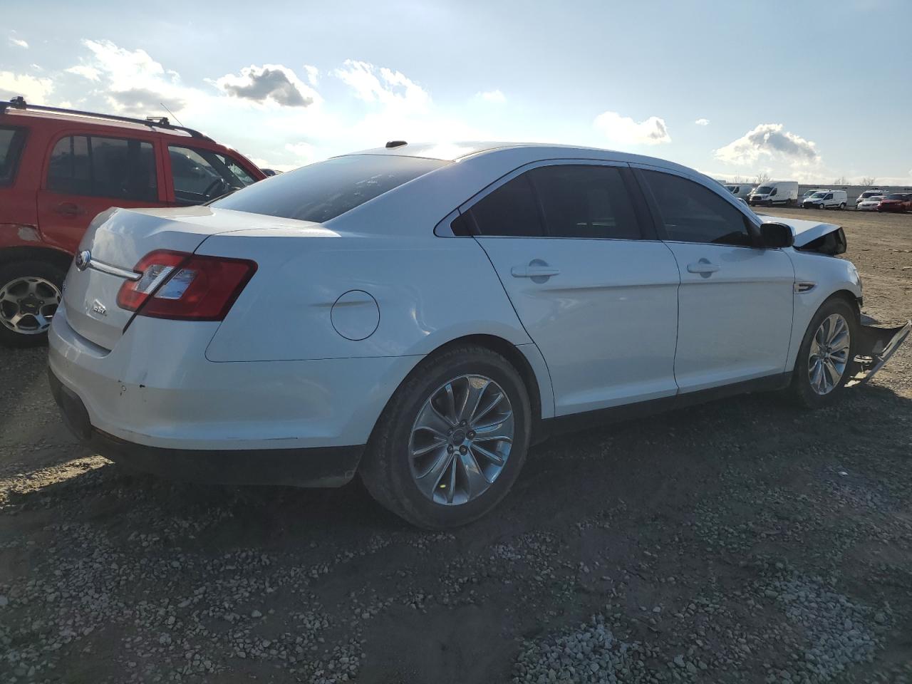 2011 Ford Taurus - Image 3