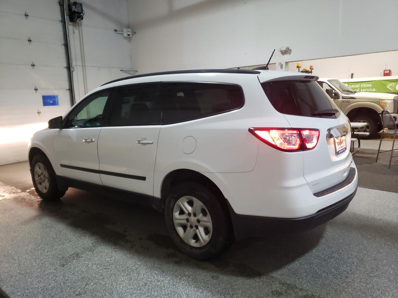 VIN 1GNKRFEDXGJ340667 2016 CHEVROLET TRAVERSE no.2