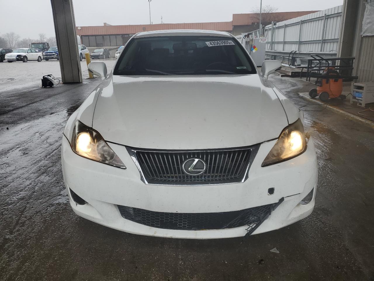 2010 Lexus IS - Image 5