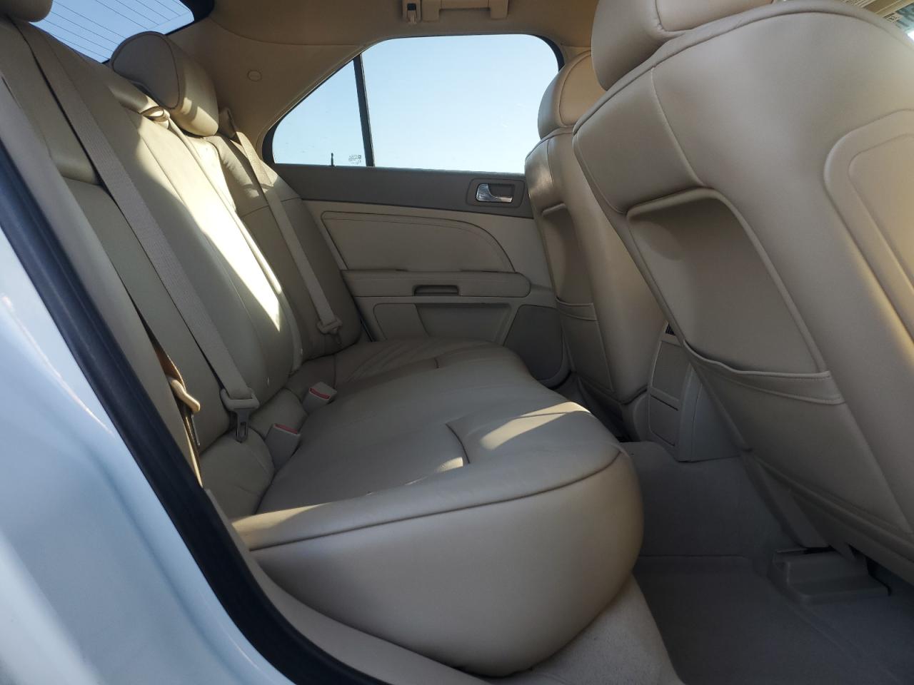 2008 Cadillac STS - Image 10