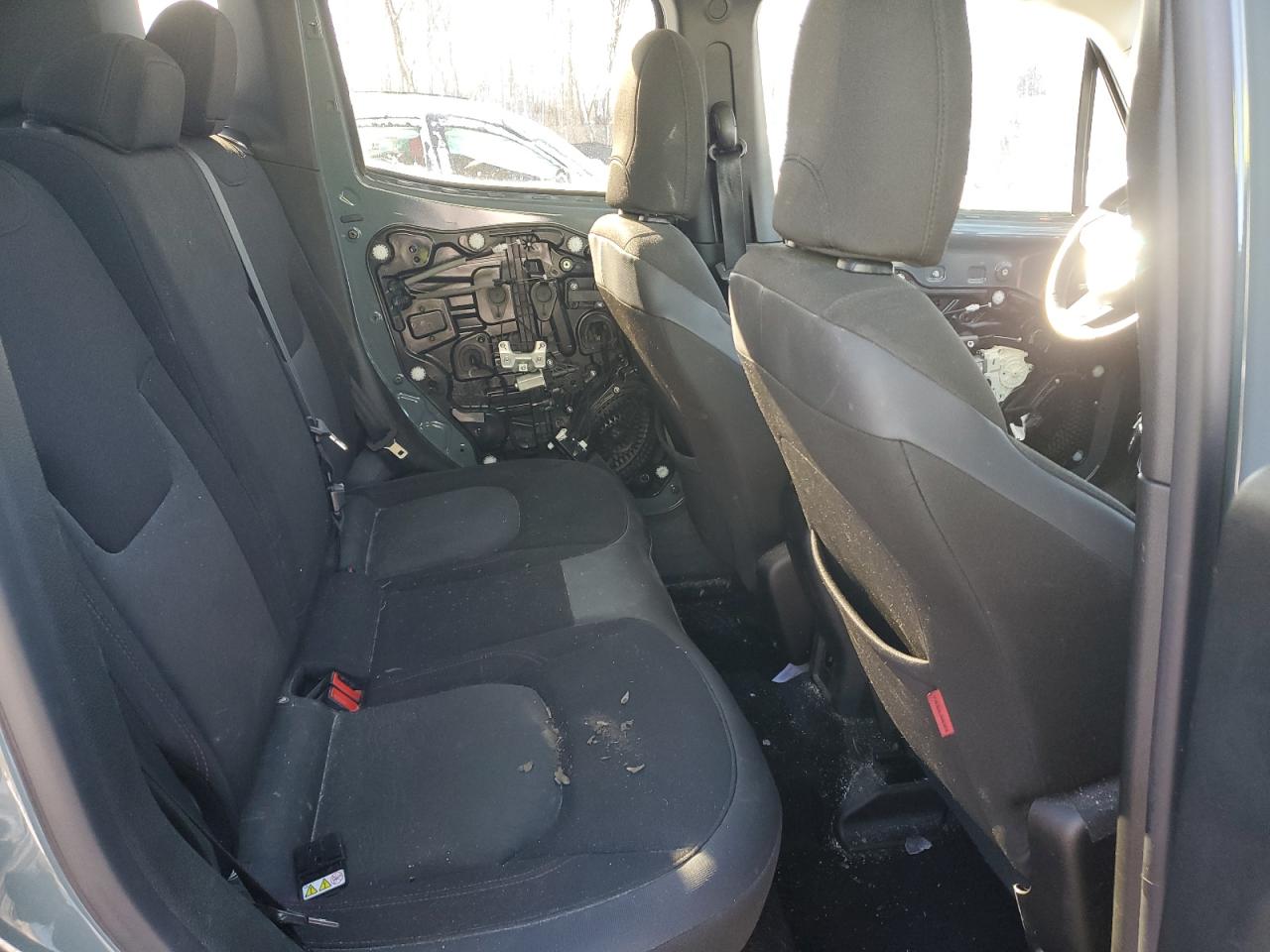 2015 Jeep Renegade - Image 10