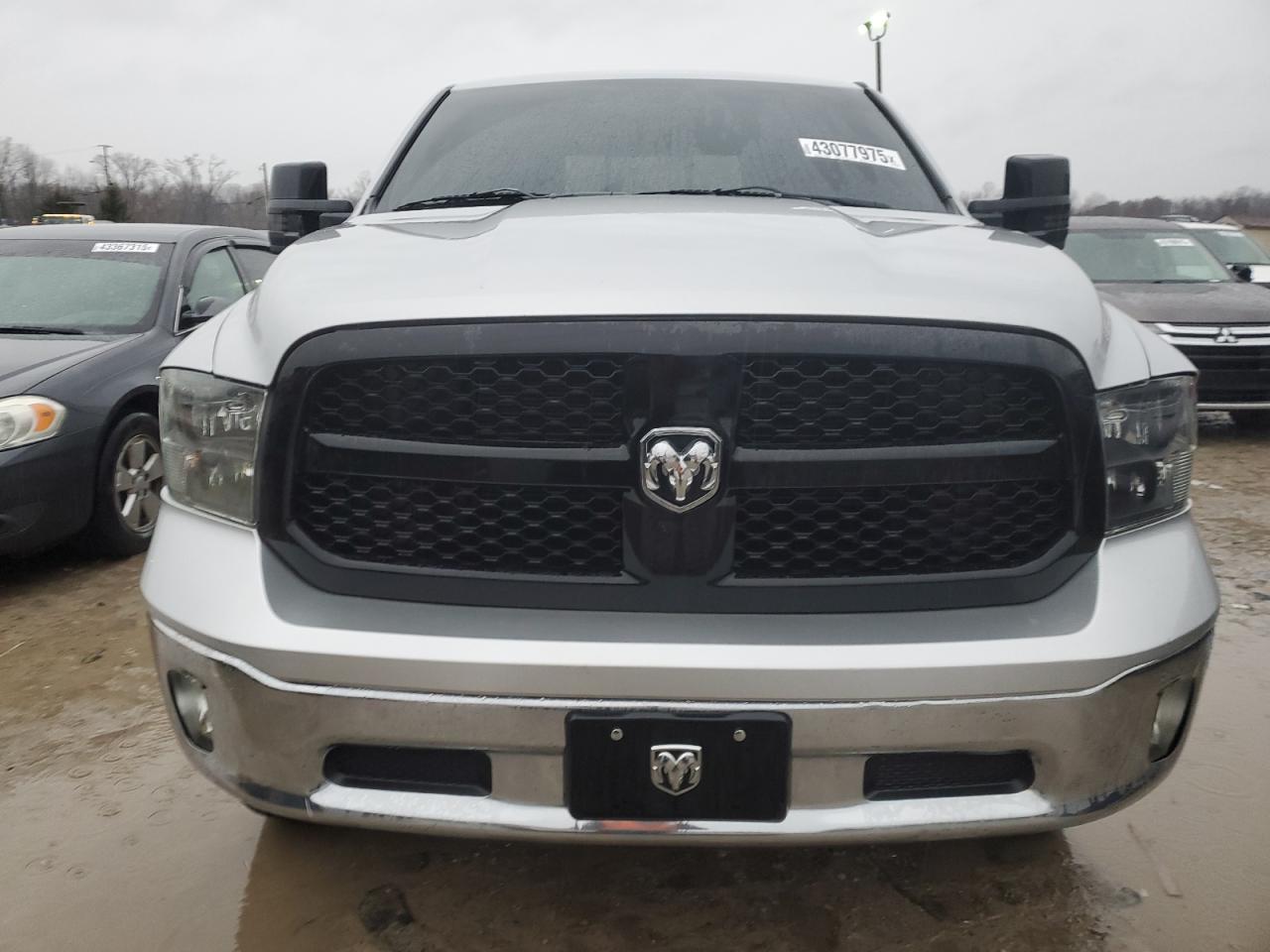 2015 RAM 1500 - Image 5